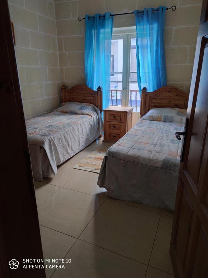 Seafront Two Bedroomed Apartment In Marsalforn Dış mekan fotoğraf